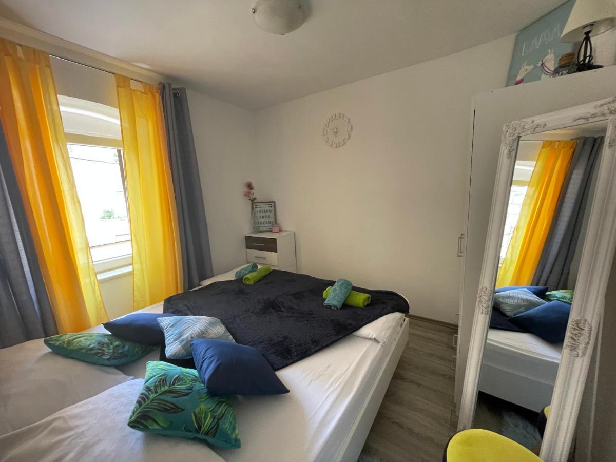 Apartment Chloe Trogir Exterior photo